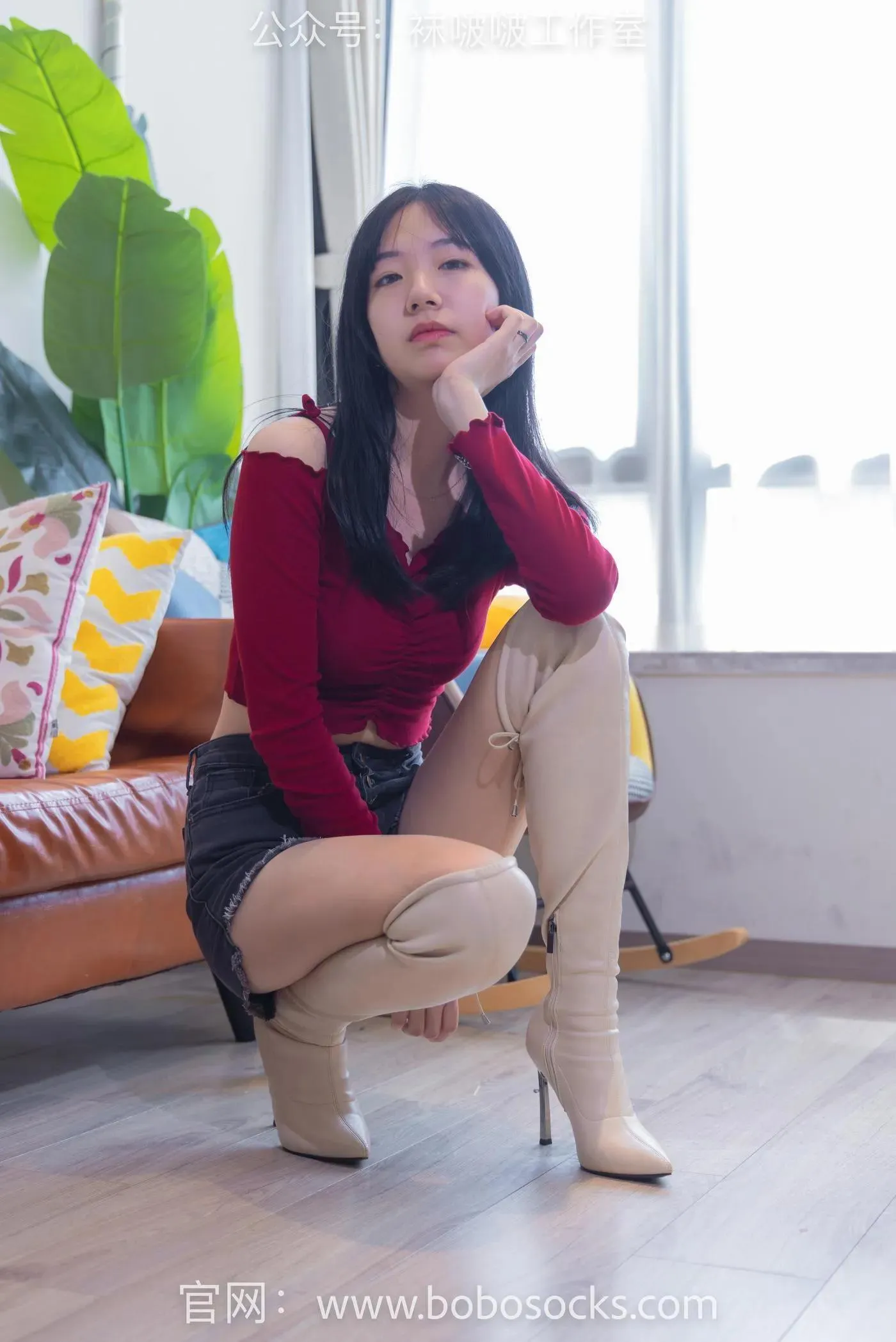 [BoBoSocks袜啵啵]NO.120 小甜豆-高跟长靴、白棉袜、裸足 [170P]插图7
